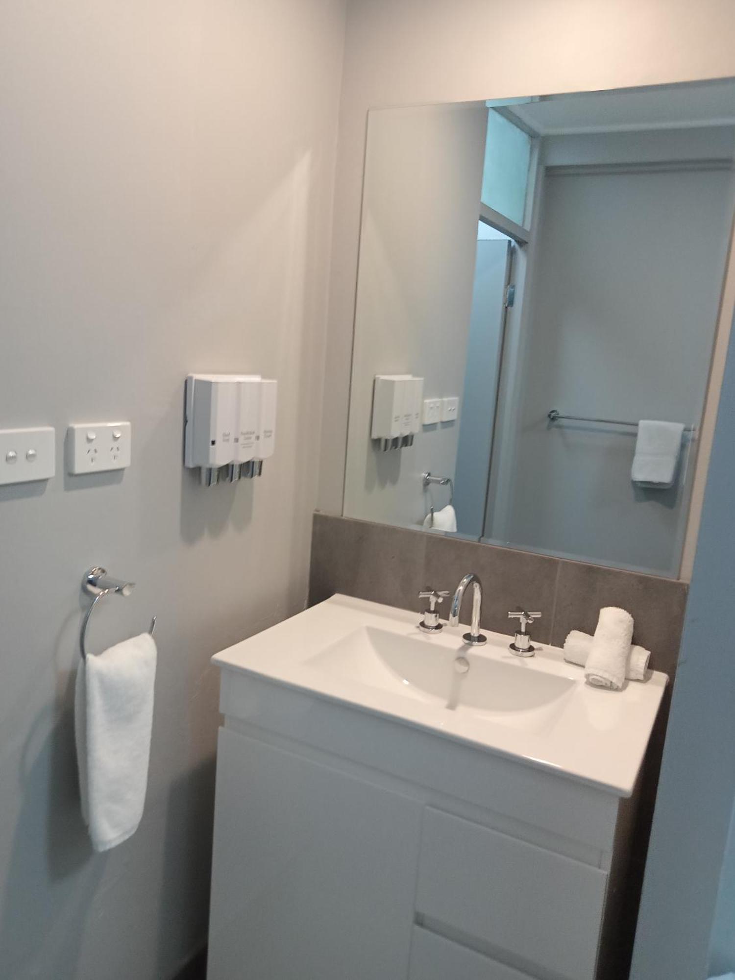Solomon Inn Motel Figtree Wollongong Zewnętrze zdjęcie